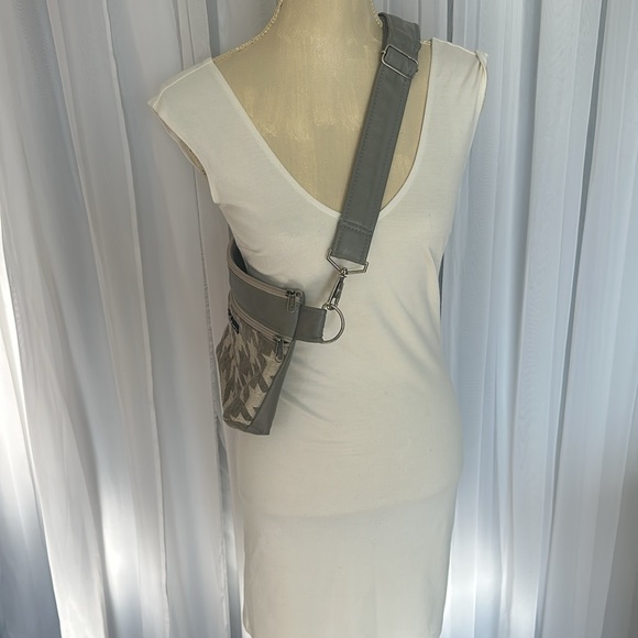 Fanny Pack / Side Bag / Purse - Picture 6 of 7